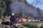 Bei Steinerne Renne legt sich 99 7235 mit dem P 14445 in die Kurve. (21.02.1990) <i>Foto: Wolfgang Bügel</i>