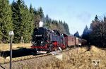 99 7244 mit P 14403 nach Nordhausen kurz vor dem Bahnhof Drei Annen Hohne. (22.02.1990) <i>Foto: Wolfgang Bügel</i>
