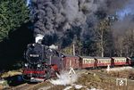 Der "Harzbulle" 99 7244 mit P 14403 auf der Steigung nach Sorge bei Elend. (22.02.1990) <i>Foto: Wolfgang Bügel</i>