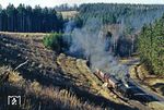 Ein abgerodeter Hang eröffnete eine neue Perspektive auf 99 7247, die mit P 14464 nach Harzgerode bei Alexisbad unterwegs ist. (22.02.1990) <i>Foto: Wolfgang Bügel</i>