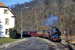 99 6001 erreicht mit P 69717 nach Harzgerode die ersten Häuser von Alexisbad. (22.02.1990) <i>Foto: Wolfgang Bügel</i>