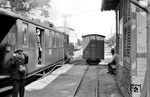 Kurze Pause im Bahnhof Garz (Rügen) am GmP 9201. (20.08.1966) <i>Foto: Gerd Wolff</i>