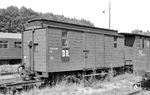 Der Oberlicht-Gepäckwagen 979-009 im Bahnhof Putbus. (20.08.1966) <i>Foto: Gerd Wolff</i>
