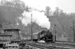 86 1615 fährt mit einem Personenzug von Aue nach Johanngeorgenstadt in Lauter (Sachs) ein.  (01.04.1975) <i>Foto: Joachim Schmidt</i>