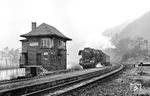 Im letzten Licht des Tages konnte 03 2126 mit der Rückleistung des D 506 nach Berlin in Uhlstädt abgelichtet werden. (31.03.1978) <i>Foto: Joachim Schmidt</i>