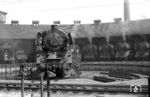 Die Eisenacher 41 265 auf Westbesuch im Bw Bebra. Der Bebraer Schuppen ist auch gut gefüllt u.a. mit 01 1099, 01 1093, 41 093 und 41 362. (1963) <i>Foto: Kurt Müller</i>