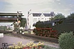 03 121 vom Bw Wittenberge vor D 166 aus Berlin bei der Durchfahrt in Hamburg-Bergedorf. (01.07.1967) <i>Foto: K.D. Hensel</i>