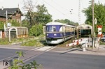 Der museal erhalten gebliebene SVT 137 225 a/b (Bauart "Hamburg") vom Bw Leipzig Hbf Süd auf einer Sonderfahrt in Falkensee bei Berlin. (14.05.1993) <i>Foto: Norman Künemund</i>