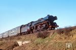 03 1074 war eine der beiden DR-03.10, die ihren Oberflächenvorwärmer behielten. Hier ist sie mit dem aus Doppelstockwagen gebildeten D 12 (Putbus/Rügen - Leipzig) auf dem Berliner Außenring unterwegs. (08.04.1969) <i>Foto: Wolfgang Staiger</i>