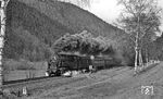 95 0028 beschleunigt den P 18005 zwischen Hockeroda und Unterloquitz. (04.1977) <i>Foto: Burkhard Wollny</i>