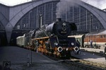 Ende September 1982 fand die erste Fahrt des Programmes "Garantiereisen" des Reisebüros der DDR für devisenbringende Eisenbahnfreunde aus dem kapitalistischen Ausland statt. Die viertägige Tour begann mit 03 1010 in Leipzig Hbf nach Saalfeld (Saale). (25.09.1982) <i>Foto: Will A. Reed</i>