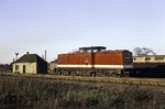 im schönsten Abendlicht präsentiert sich die bestens gepflegte 110 593 (V 100 593) im Bw Bautzen. (26.04.1976) <i>Foto: Will A. Reed</i>