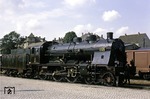 Die mustergültig für das VM Dresden als Länderbahnlok hergerichtete preußische S 10¹ "1135 OSTEN" auf einer Fahrzeugausstellung in Radebeul Ost. Die Lok wurde 1913 von Henschel in Cassel gebaut, als "1107 Posen" in Dienst gestellt und 1922 in "1135 Osten" umgezeichnet. Die spätere 17 1055 war zuletzt beim Bw Cottbus beheimatet. (21.09.1978) <i>Foto: Will A. Reed</i>