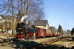 Kurzer Aufenthalt für 99 7239 vor P 14407 nach Nordhausen im Bahnhof Drei Annen Hohne. Die hier abzweigende Strecke zum Brocken wurde erstmals wieder am 15.?September 1991 befahren. (23.02.1990) <i>Foto: Wolfgang Bügel</i>
