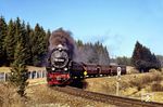 Vor Sorge verlief die Harzquerbahn unmittelbar am Grenzzaun entlang. Noch 3 Monate zuvor war hier Sperrgebiet und keine Fotos möglich. (23.02.1990) <i>Foto: Wolfgang Bügel</i>