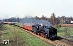 01 2114 (Bw Berlin Ostbf) fährt mit dem D 371 "Pannonia-Express" durch die Berliner Wuhlheide. (17.04.1976) <i>Foto: Helmut Dahlhaus</i>