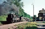 Im Bahnhof Erlau (Thür) hat der Heizer bereits kräftig aufgelegt, um die nachfolgende Steigung nach Hirschbach zu bewältigen.  (31.08.1974) <i>Foto: Slg. Hans-Dieter Jahr</i>