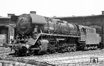 44 0390 (ex 44 1390, Schichau, Baujahr 1942) im Bw Wittenberge. Ihre Ölfeuerung erhielt sie am 07.12.1966. Nach ihrer Ausmusterung wurde sie im Juli 1982 im RAW Meiningen zur Dampfspenderlok umgebaut und war noch einige Jahre in Neuruppin tätig. (10.05.1981) <i>Foto: Hans-Jürgen Trunk</i>
