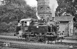 Nach ihrer Ausmusterung im Jahr 1963 nutzte das RAW Halle (Saale), ab 1969 das RAW Engelsdorf, die ehemalige 80 009 als Werklok. 1981 wurde sie an einen Lokführer verkauft. Am 17. Oktober 1981 fand die Herbstsonderfahrt des BV Berlin des DMV der DDR mit 50 3145 von Berlin-Lichtenberg nach Müncheberg (Mark) statt. In Müncheberg (Mark) kam es zu einem überraschenden Treffen mit 80 009. Bevor die Lok auf dem Grundstück des Lokführers in Berlin-Bohnsdorf aufgestellt wurde, fand im Oktober 1981 die inoffizielle Abschiedsfahrt der Lok der auf der Kerosinbahn von Berlin-Grünau nach Schönefeld statt. Dazu wurde die Werklok nochmals mit ihrer Originalbeschilderung ausgerüstet. (17.10.1981) <i>Foto: Gerhard Greß</i>