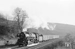 41 1132 (Bw Güsten) mit P 3226 nach Schönebeck-Salzelmen auf der Rampe von Sangerhausen nach Blankenheim bei Riestedt. (07.11.1982) <i>Foto: Thomas Fischer</i>