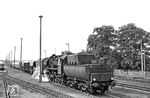 52 5448 (Bw Falkenberg) fährt mit Dg 59683 aus dem Bahnhof Kleinzschepa an der Bahnstrecke Wurzen–Eilenburg. (07.08.1984) <i>Foto: Thomas Fischer</i>