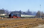 44 1106 mit Sonderzug E 22627 aus Cottbus bei der Einfahrt nach Berlin-Grunewald. (17.03.1990) <i>Foto: Slg. Wolfgang Bügel</i>