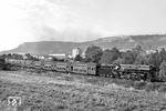 Der P 5033 nach Saalfeld (Saale) bestand häufig aus drei Doppelstockeinheiten. 01 0501 ist hier mit dem Zug bei Göschwitz (Saale) unterwegs. (08.1978) <i>Foto: Martin Heller</i>