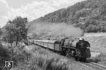 Mit dem P 4004 kommt 01 0501 zwischen Zeutsch und Orlamünde angerollt. (08.1975) <i>Foto: Martin Heller</i>