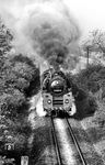 01 0533 beschleunigt den E 802 nach Leipzig aus Oppurg. (04.1977) <i>Foto: Karsten Risch</i>
