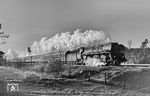 01 1512 (Bw Berlin Ostbf) eilt mit dem internationalen Schnellzug D 270 "Meridian" von Budapest nach Berlin durch das Baruther Urstromtal bei Golßen. (03.1975) <i>Foto: Karsten Risch</i>