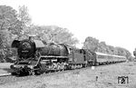 Fotohalt mit 44 1412 und 74 1230 im Kreuzungsbahnhof Neuhausen (b Cottbus). Die hohe Kilometrierung (km 124,6) erklärt sich durch den Umstand, dass wir uns auf der Hauptstrecke Berlin–Görlitz befinden, die ursprünglich durch die Berlin-Görlitzer Eisenbahn-Gesellschaft erbaut und betrieben wurde. (14.05.1983) <i>Foto: Thomas Fischer</i>